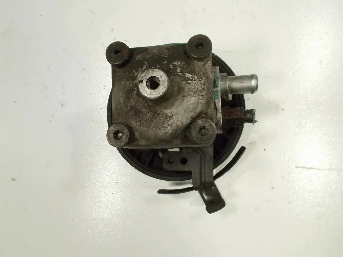 Ohjaustehostimen pumppu Volvo S60 I V60 II S80