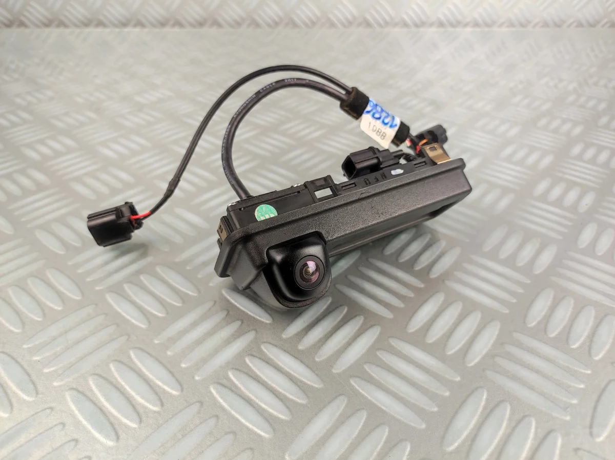 Rear View Camera Handle Switch Kia Stonic 95760-H8100