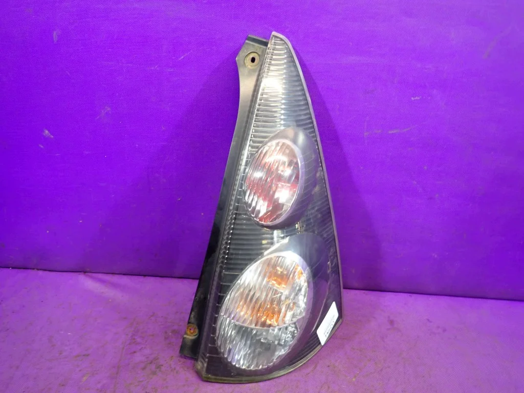 Lámpara trasera derecha Citroen C1 81550-0H060
