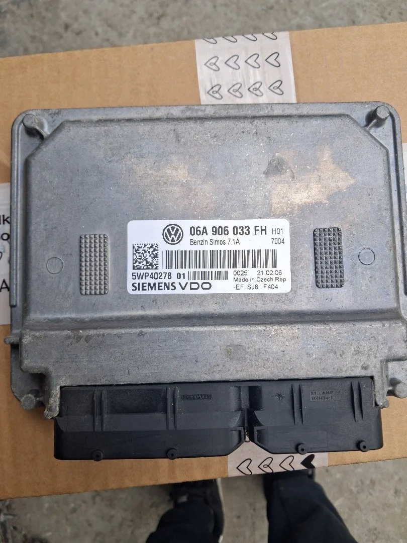 Calculateur moteur 06A906033FH Siemens VW 1.6 MPI