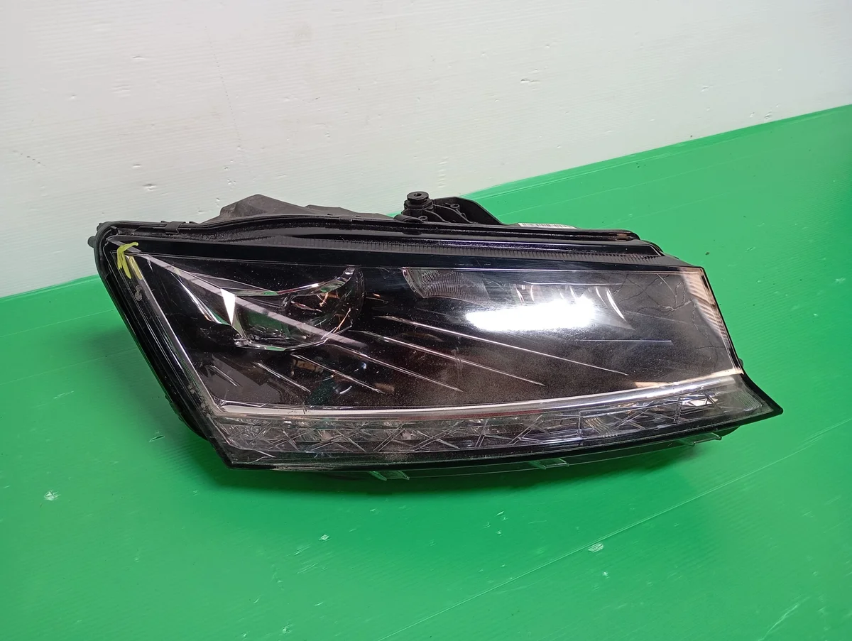 Faro delantero derecho Skoda Fabia 6V1941016F