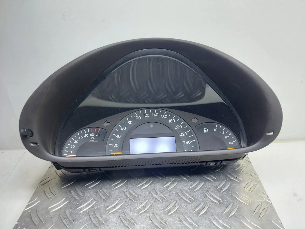 Nopeusmittari Mercedes W203 A2035402647