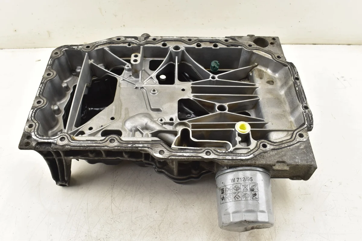 Masse d'huile Audi A3 1.4 TFSI 04E103600B