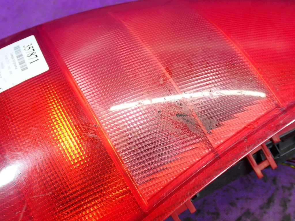 Luz trasera derecha Citroën C3 image 4