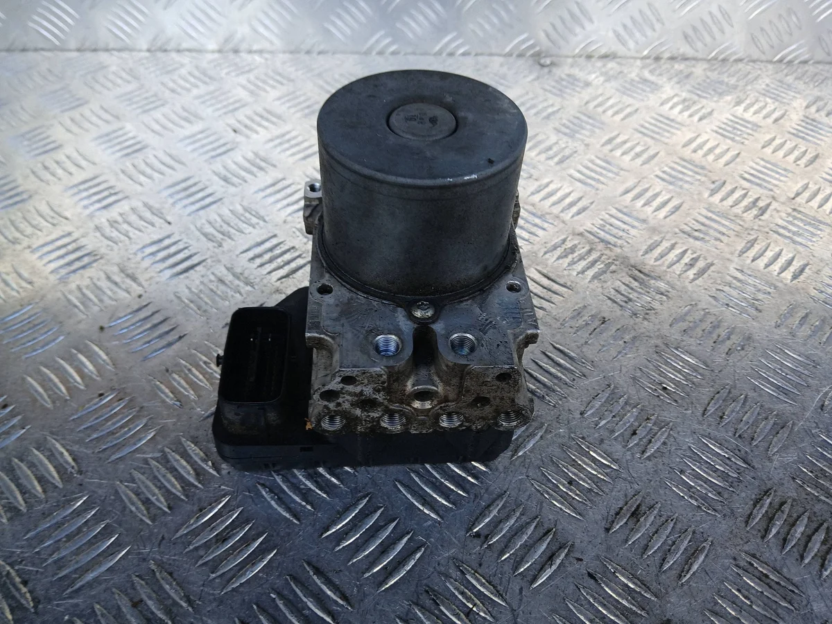 Toyota RAV4 ABS-jarrupumppu 4454042211