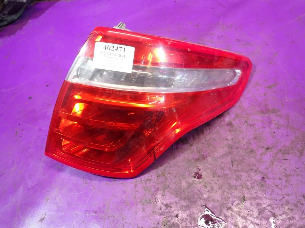 Baklykta höger Citroen C4 Picasso 9653547480