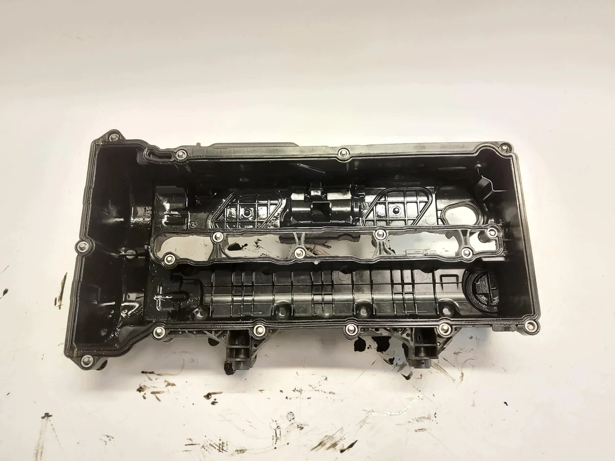 Copertura valvole Mercedes E300de W213 A6540164900 JLK02-A6540164900