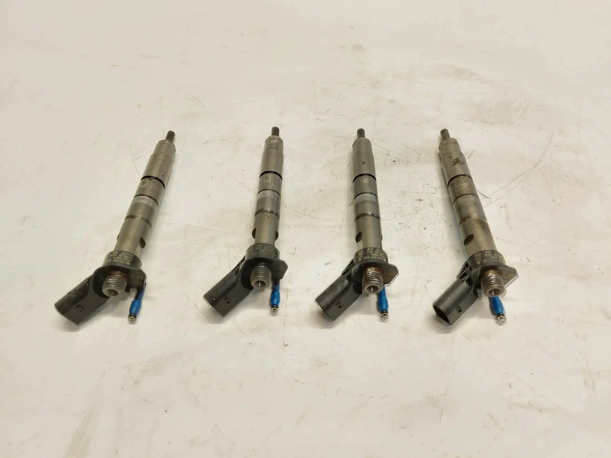Ruiskutussuutin Mercedes W213 E300de JLK02-A6540700187