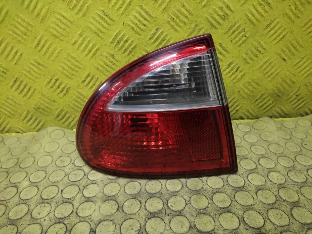 Feu arrière gauche SEAT LEON 1M6945095