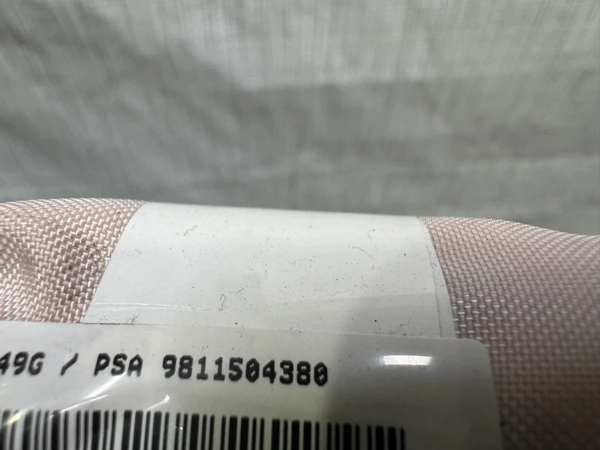 Oikea verhoilu Peugeot 3008 II GT Line 9811504380-01