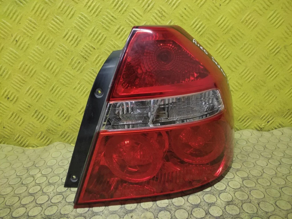 Feu arrière droit Chevrolet Aveo Sedan