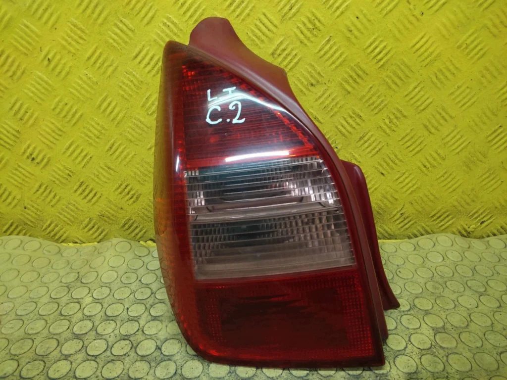 Feu arrière gauche Citroën C2 9649864580