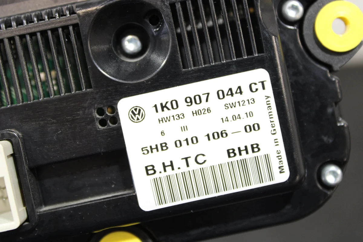 Ilmastointipaneeli VW Touran 1K0907044CT image 3