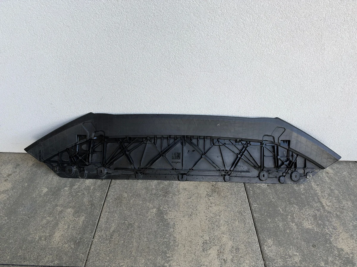 Audi A4 S4 B9 8W Abdeckung unter Stoßfänger vorne 8W0807611