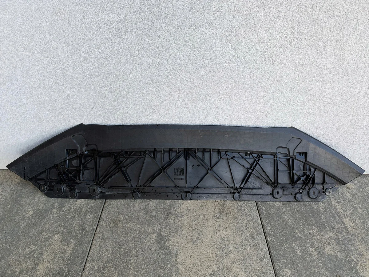 Cache pare-chocs avant Audi S4 B9 8W0807611