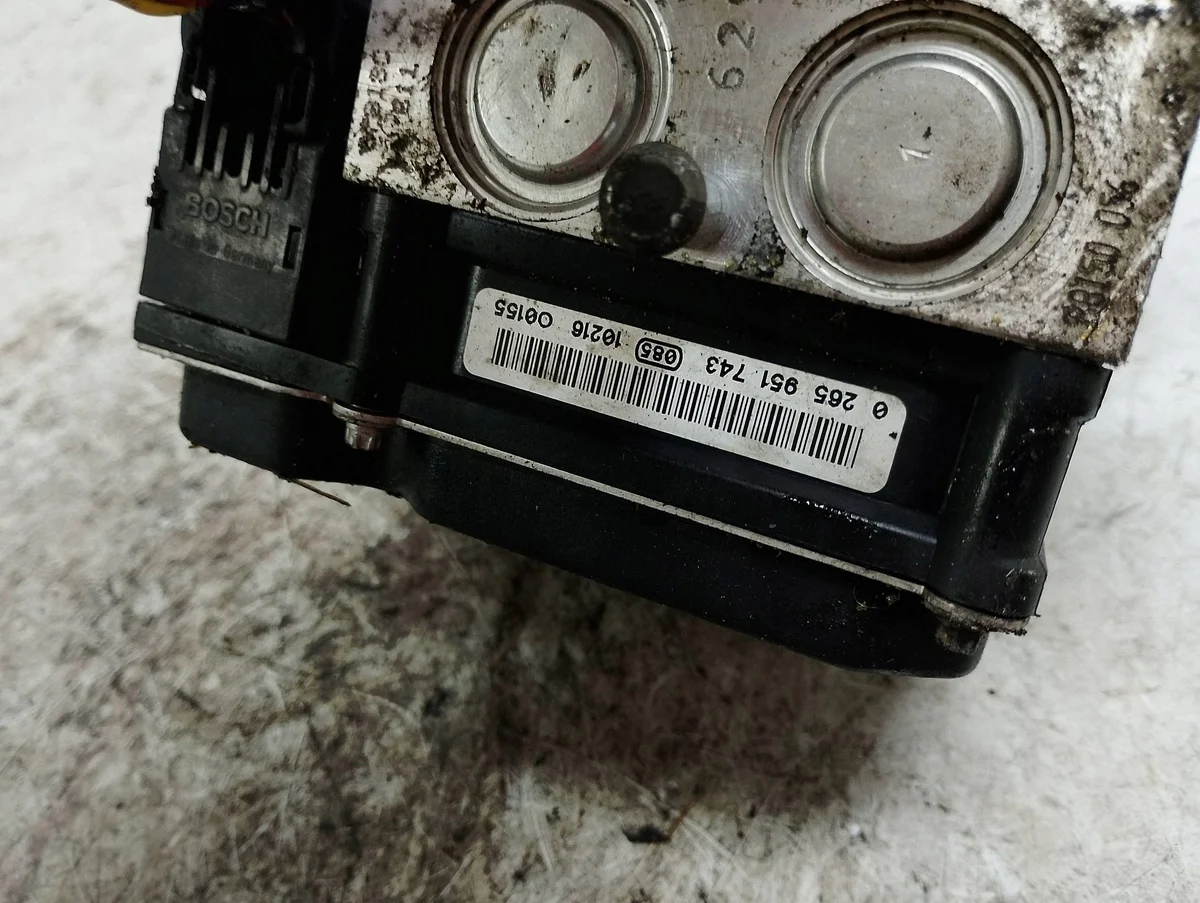 Nissan ABS Pump 47660BR00C image 4