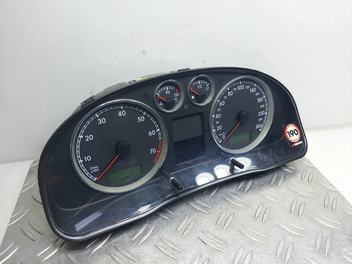 Mittaristo VW Passat B5.5 1.8 3B0920827