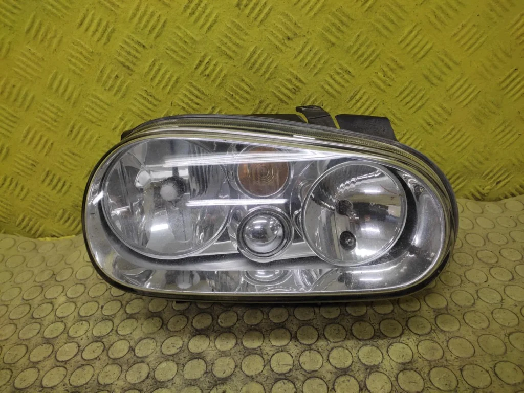 Phare Avant Droit VW Golf IV 1J1941016B
