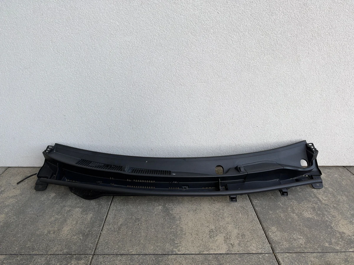 Etupaneelin yläosa Toyota Yaris XP210 55781K0020