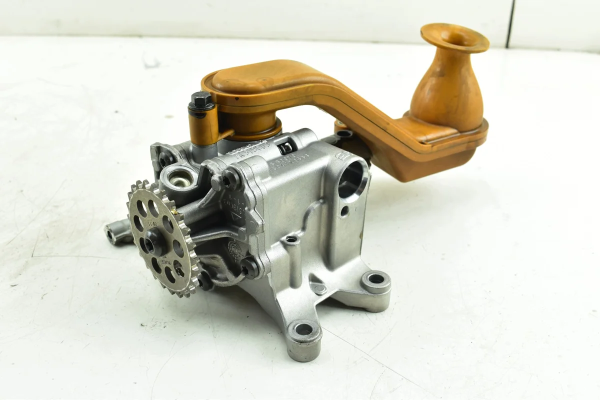 Oliepomp Volvo S40 V50 S60 II V70 III S80 II 2.0 2.4 D3 31330979