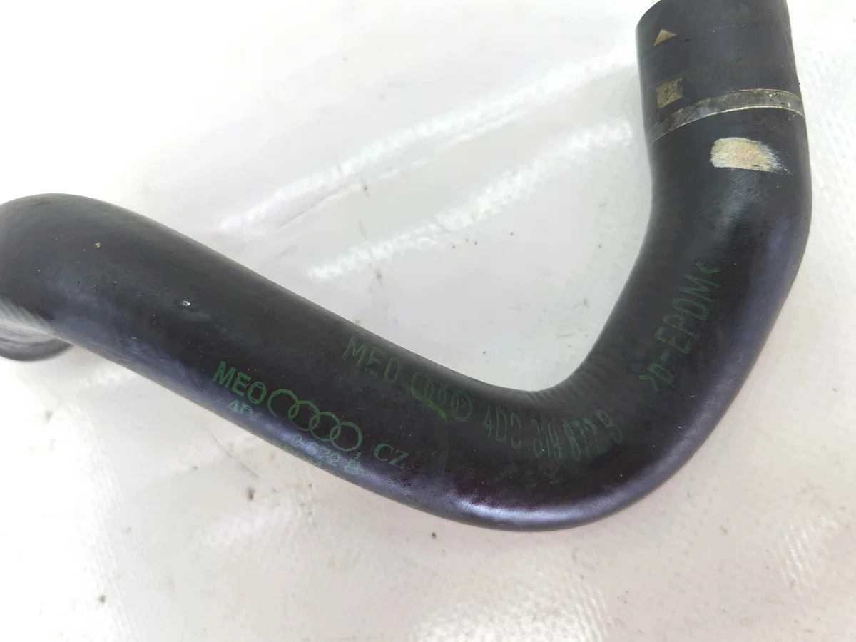 Leitung Kühlmittel Audi A8 D2 4D0819672BX