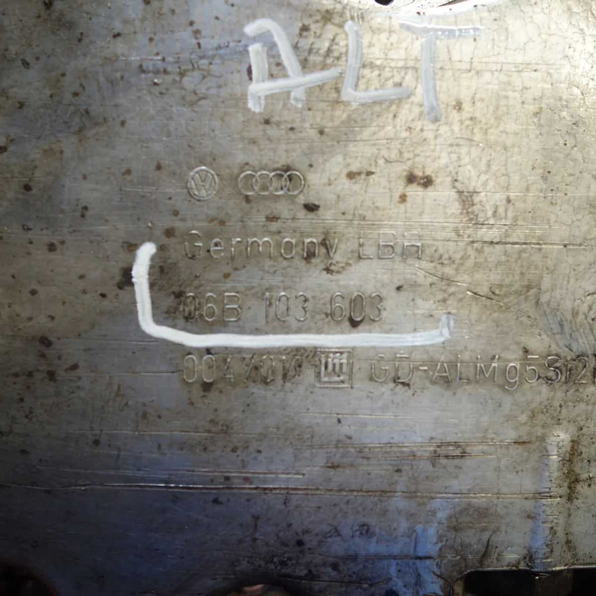 Audi A4 B6 Cárter 2.0 20V OEM 06B103603 image 3