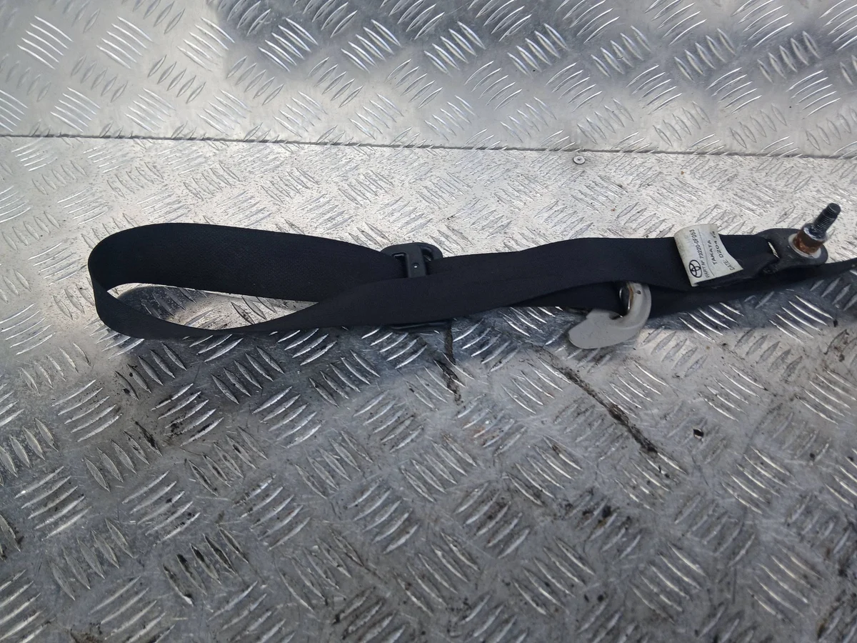 Toyota Verso Ceinture de sécurité avant gauche 732200F053