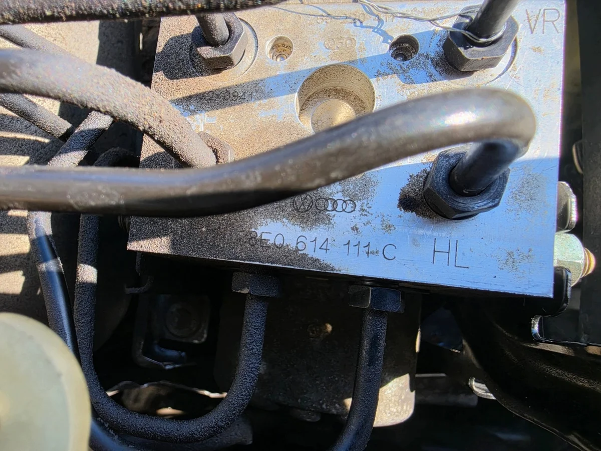 Audi A6 C5 ABS ESP pomp 0265220411 image 3