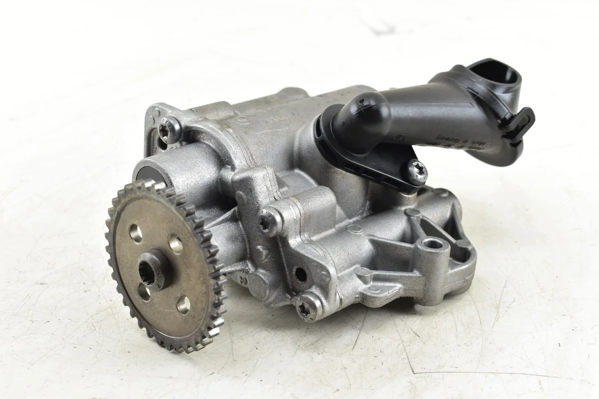 Pompa Olio VW Golf VII Passat B8 Audi A3 1.4TFSI 04E115109C