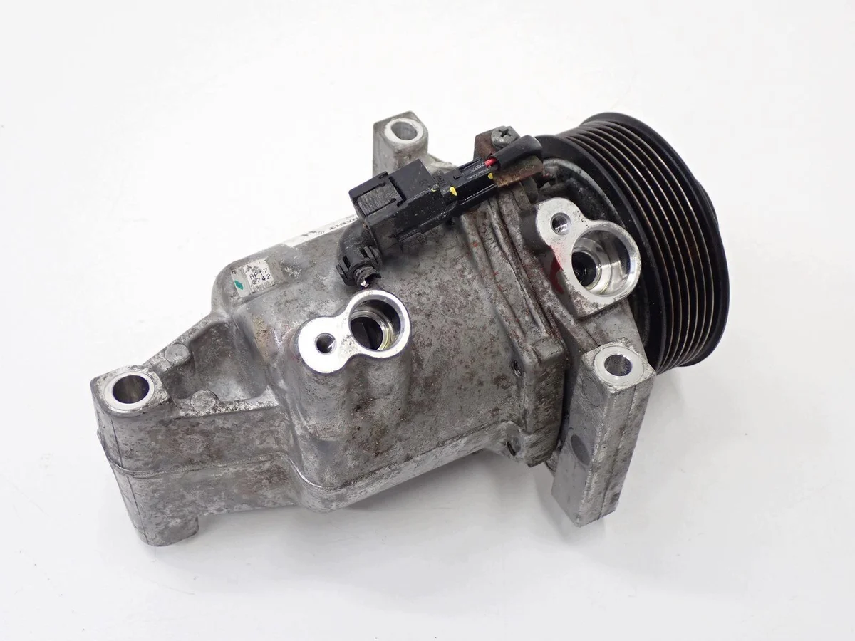 Dacia Sandero III Logan III Air Conditioning Compressor 926008469R