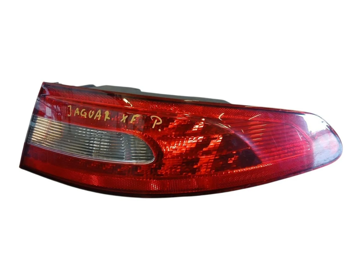 Feu arrière droit Jaguar XF X250 8X2313404BD
