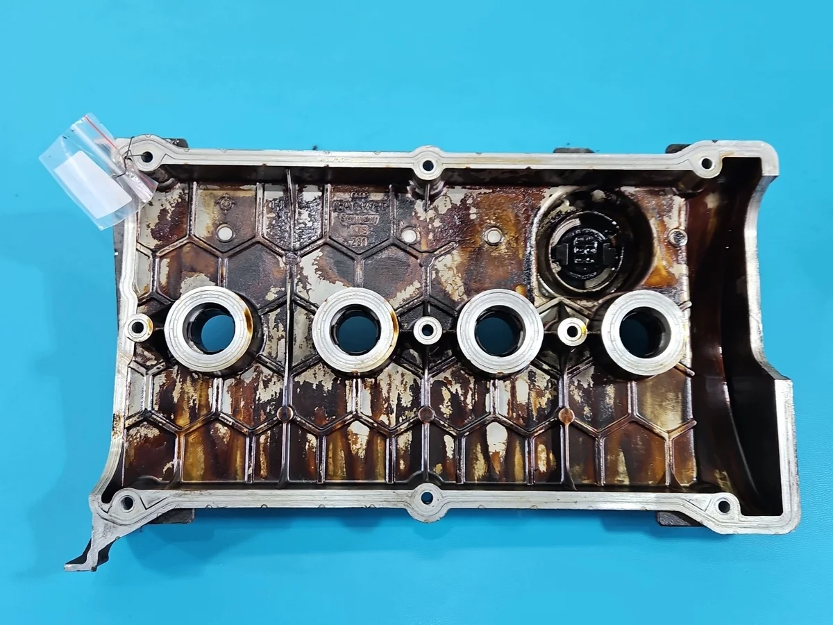 Audi A3 8L venttiilikopan kansi 1.8 20V AGN 06A103475E