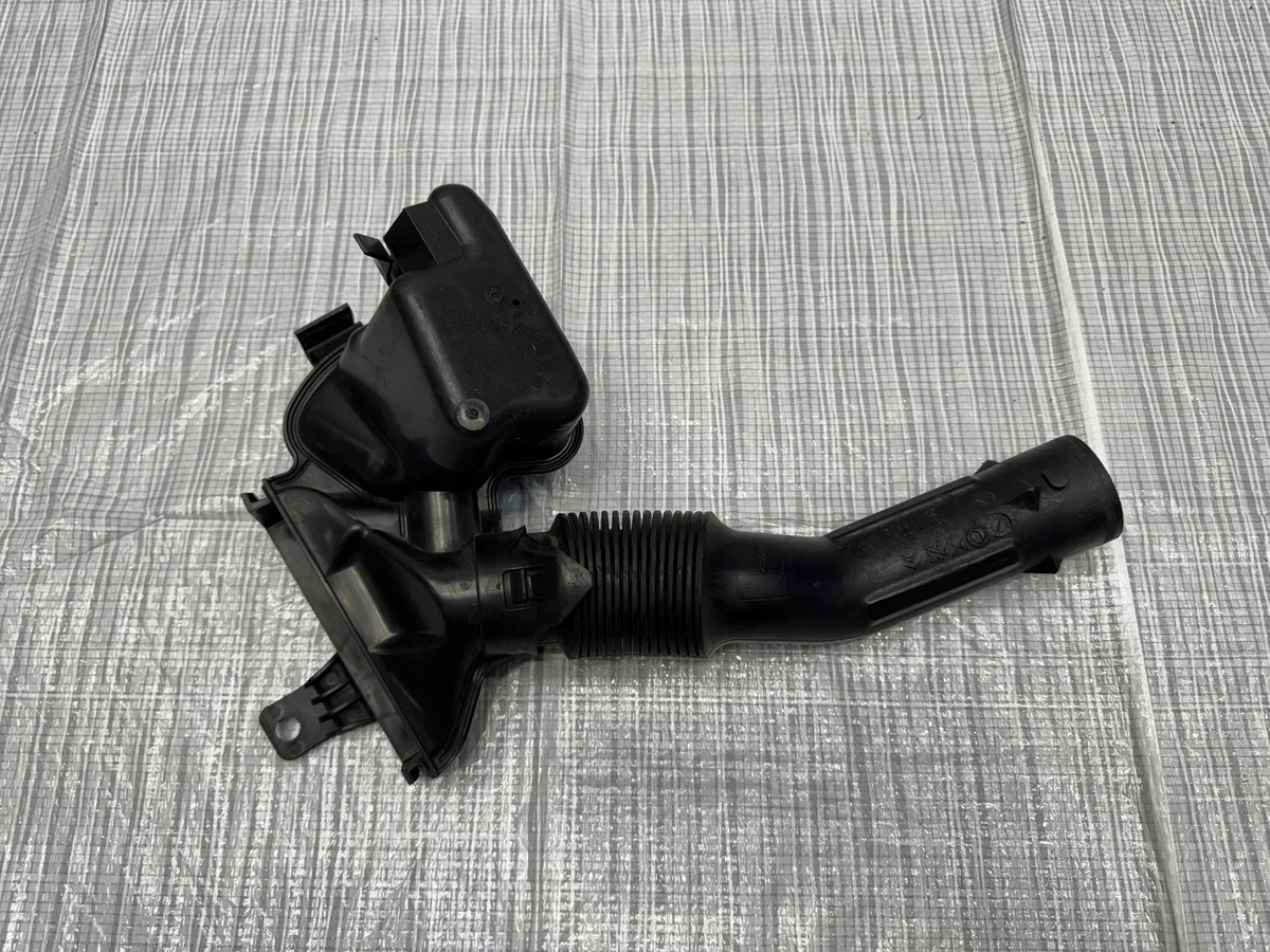 Ilmanotto Citroen C4 III 9824250880