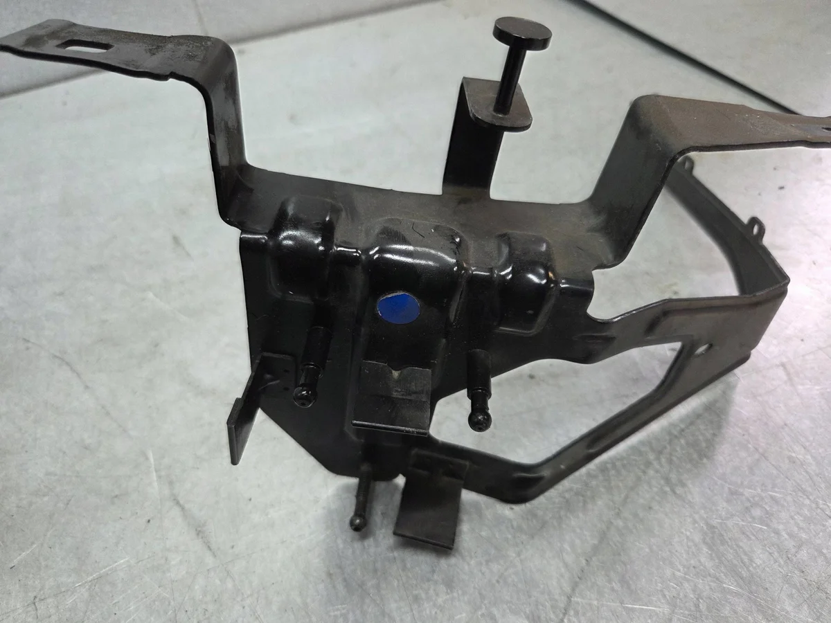 Tutka-anturin pidike Ford S-MAX LM2T14C022AB