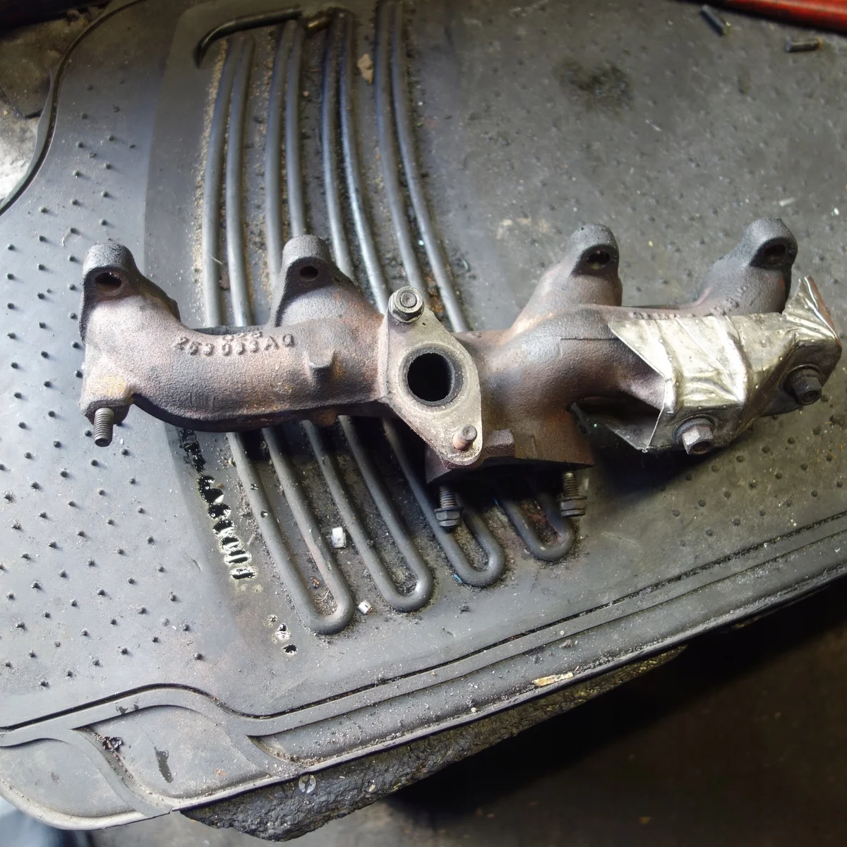 Collettore di scarico Audi A4 A6 Skoda VW 1.9 TDI 028253033AQ