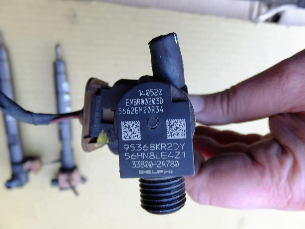 Polttoainesuutin Hyundai ix20 1.4 CRDi 33800-2A780