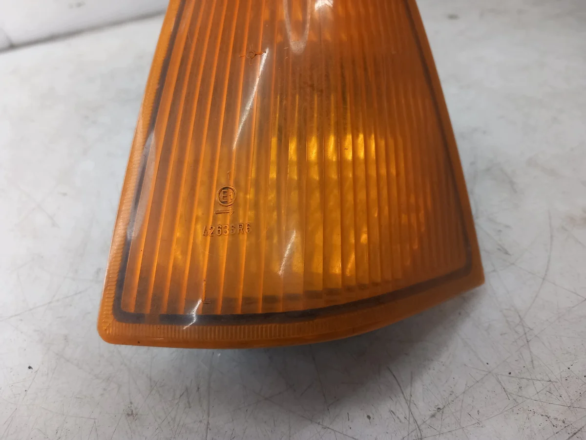 Volvo 360 Blinker vorne rechts 42636R6 image 3
