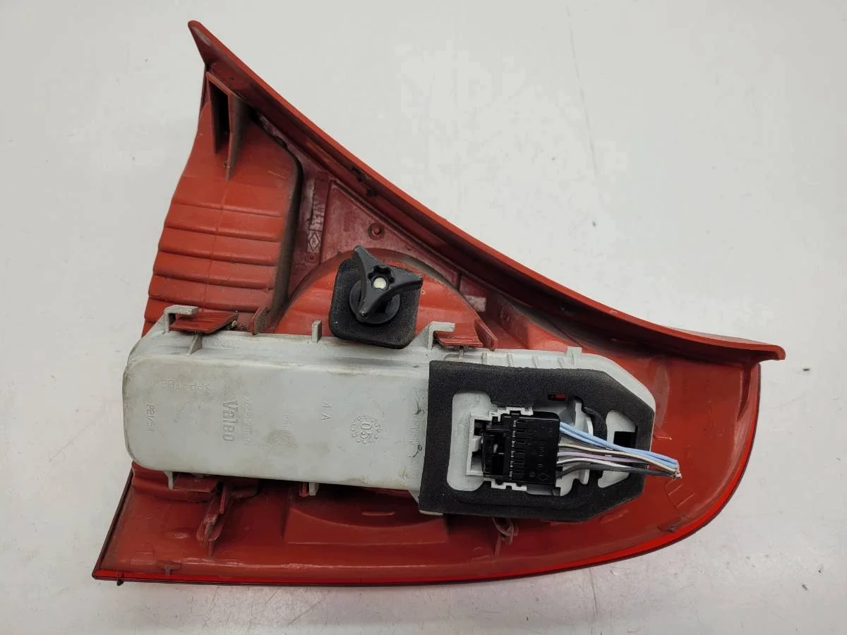 Renault Clio II Takavalo Vasen/Oikea 8200071414 thumbnail 4