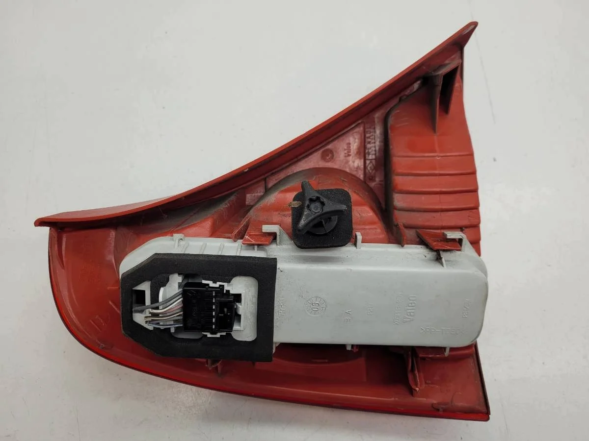 Renault Clio II Takavalo Vasen/Oikea 8200071414 thumbnail 9