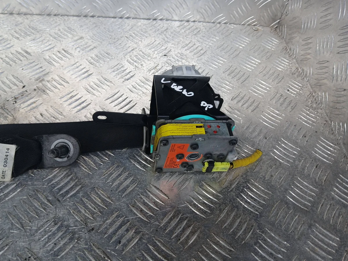 Toyota Verso Ceinture de sécurité avant droite 732100F053