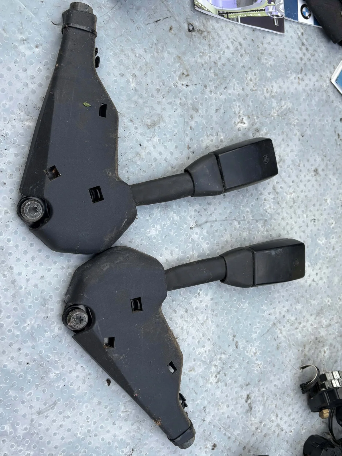Sitzhalter BMW 5 E39 82577961