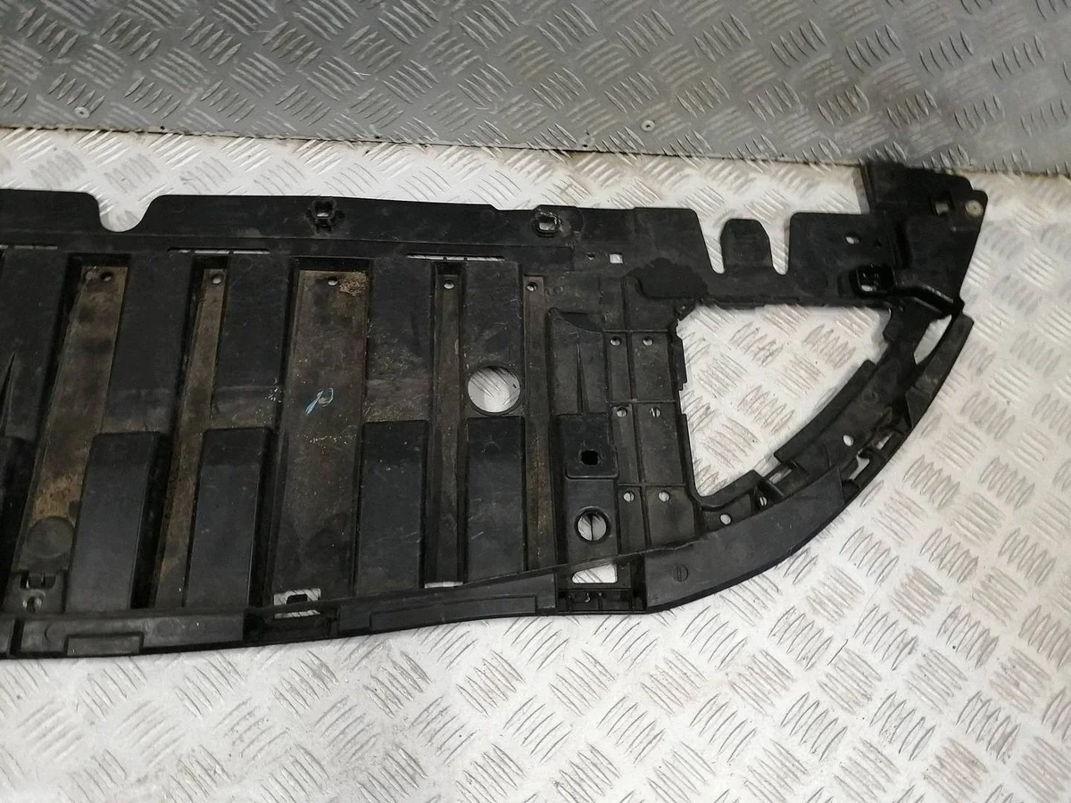 Cache sous pare-chocs Renault Clio IV 622563607R