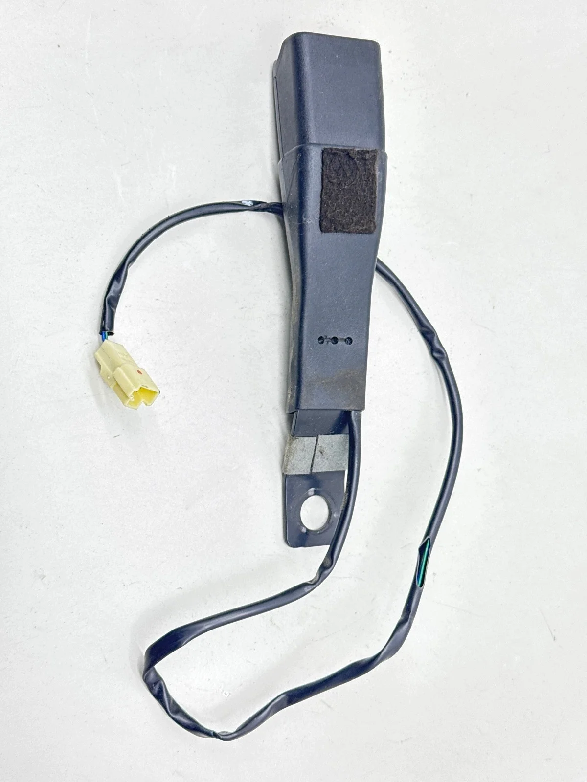 Boucle de ceinture gauche avant Suzuki Vitara 1090008