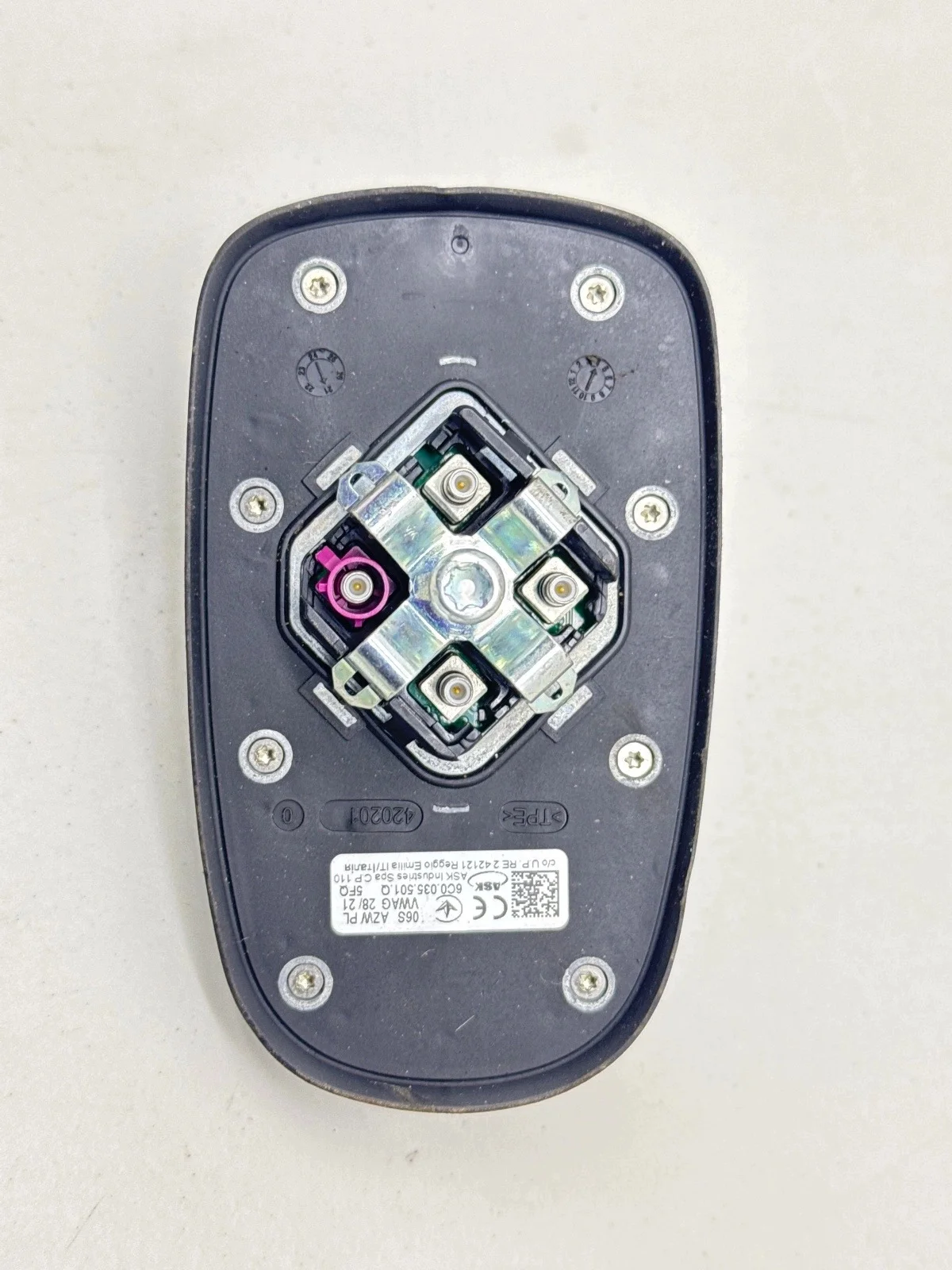 Antenni Volkswagen T-Cross 6C0035501Q