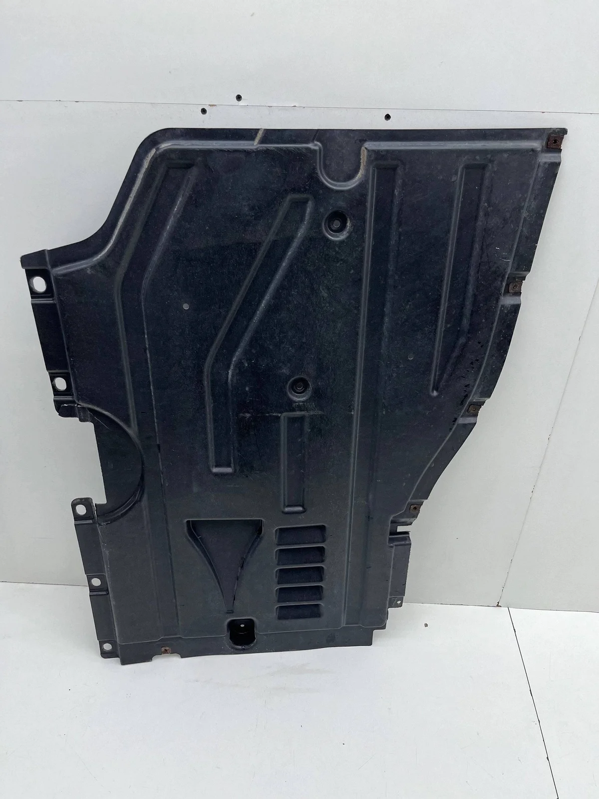 Suojus alaosa vasen BMW X3 F25 7213673