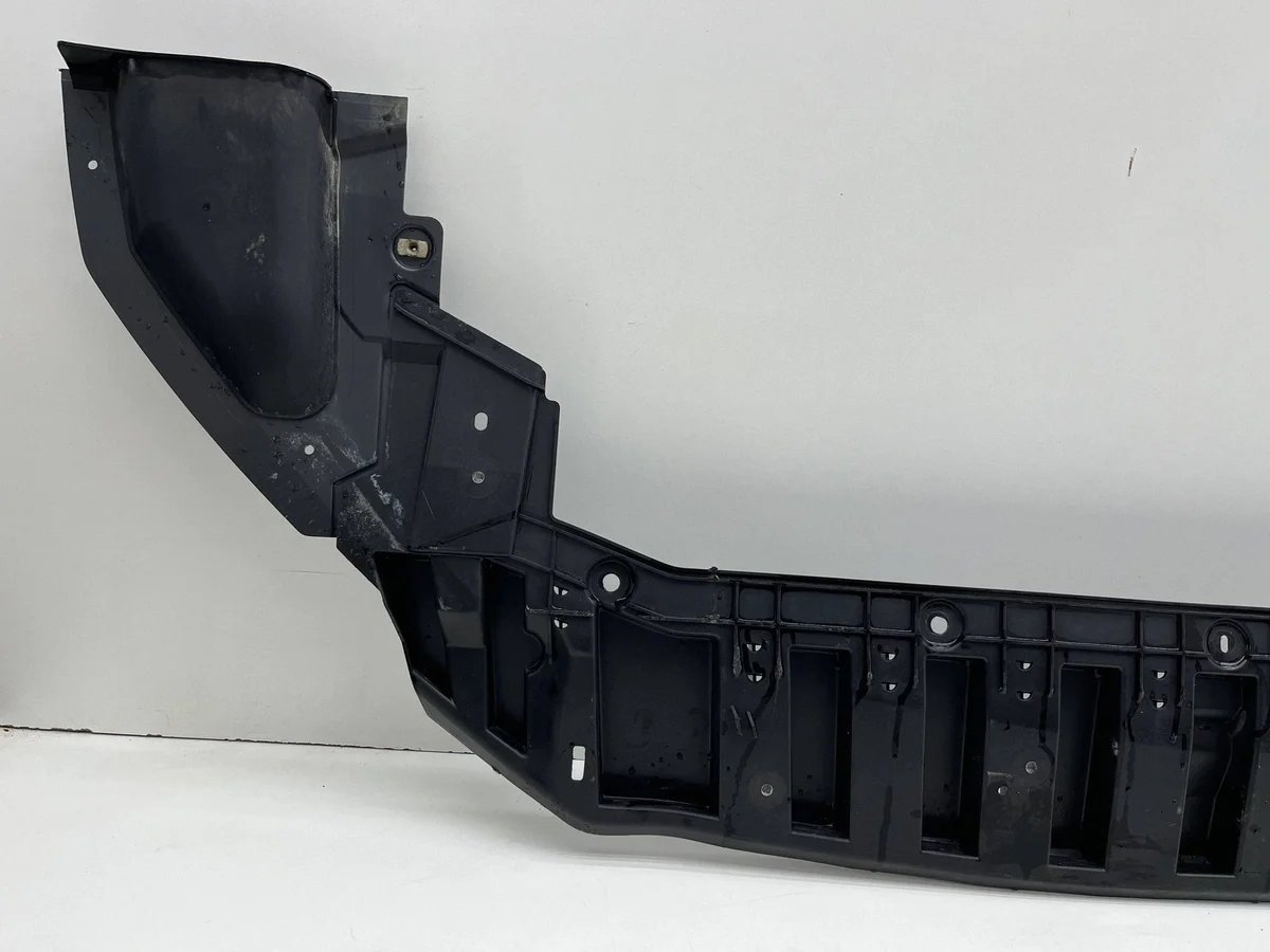 Cache sous pare-chocs avant Ford Focus MK4 JX7B-8B384-A1