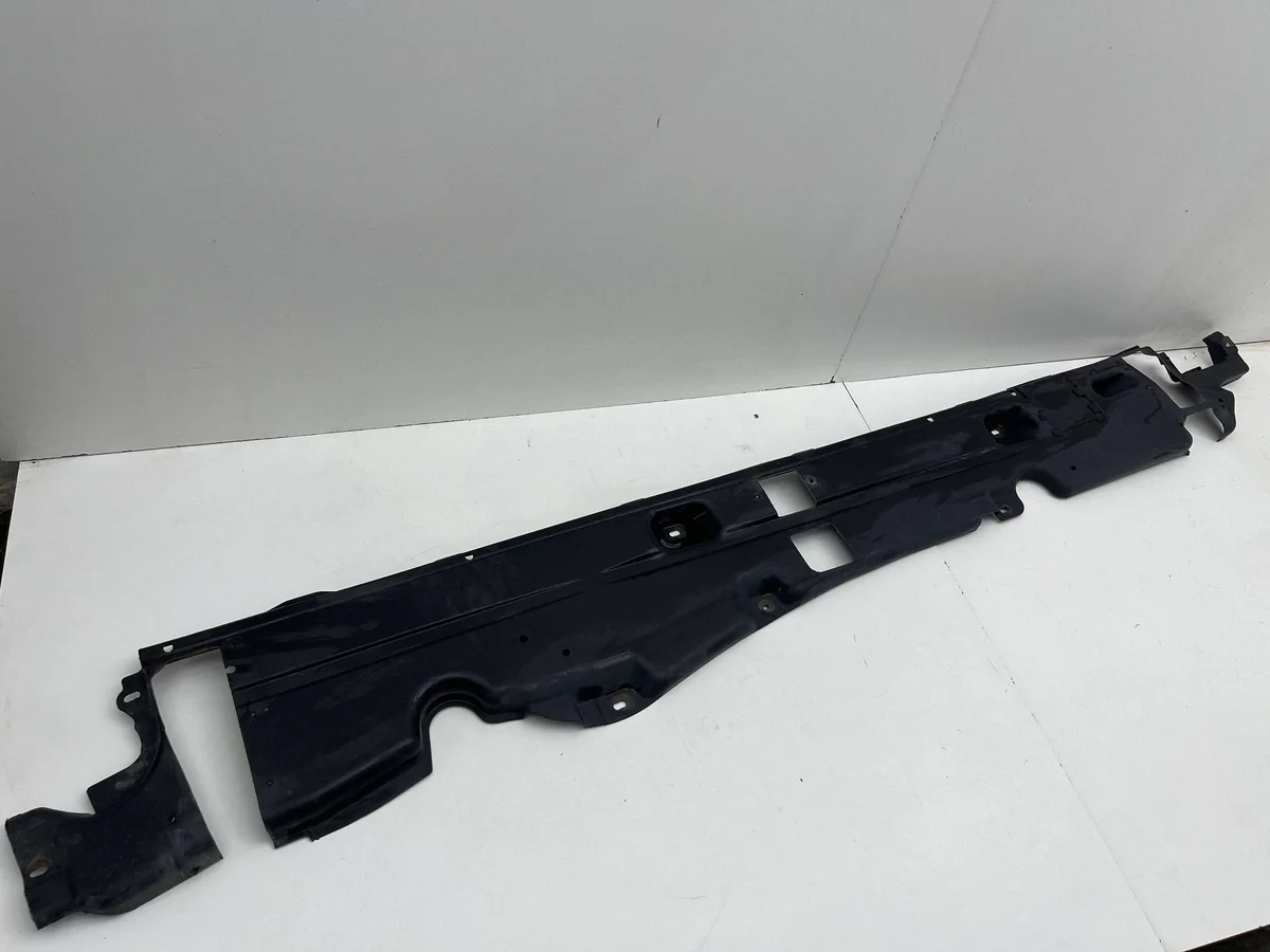 Suojus 7L8825211E Audi Q7 4L