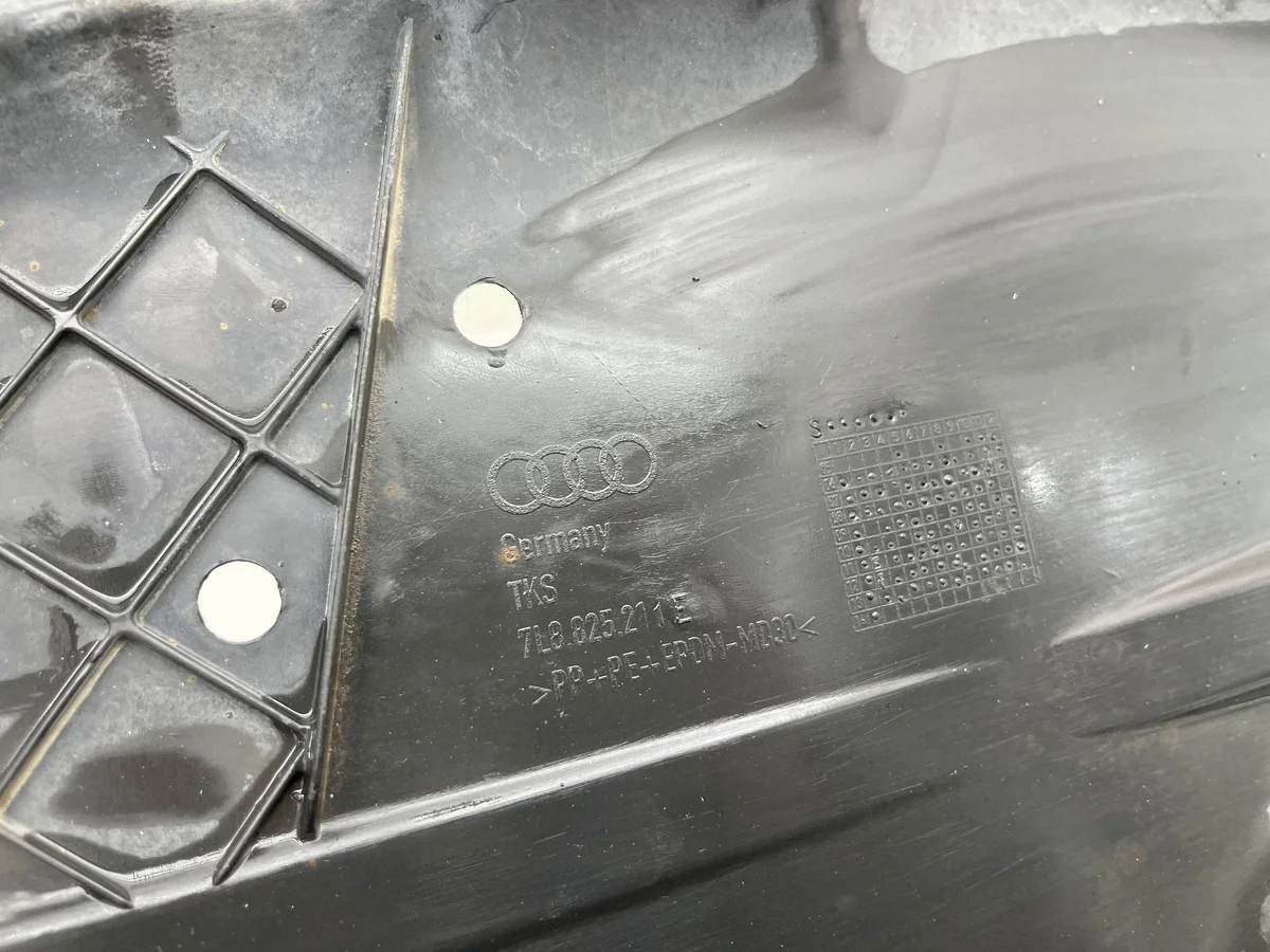 Suojus 7L8825211E Audi Q7 4L image 6