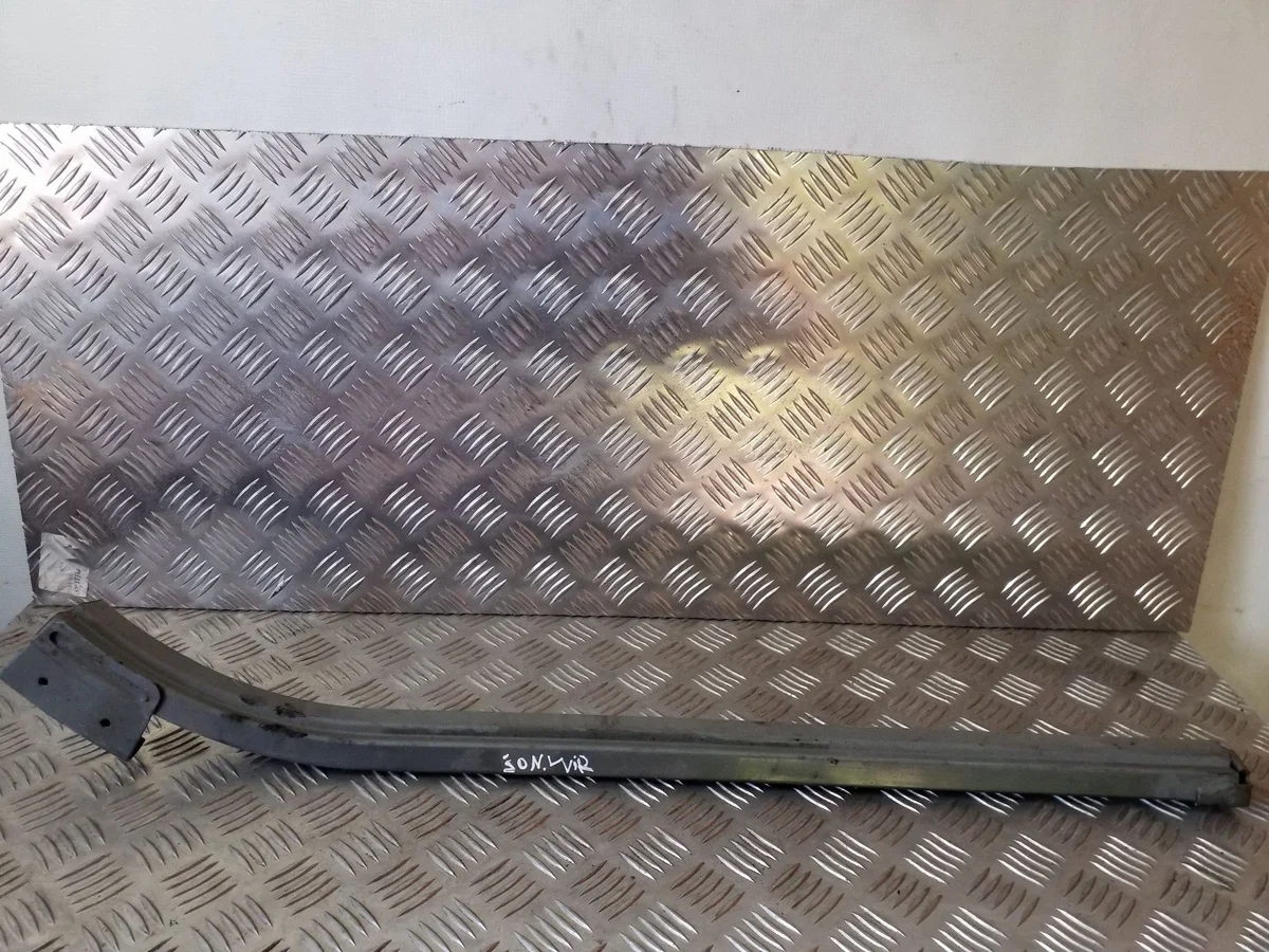 Guía superior puerta corredera Chrysler Voyager VAI37659