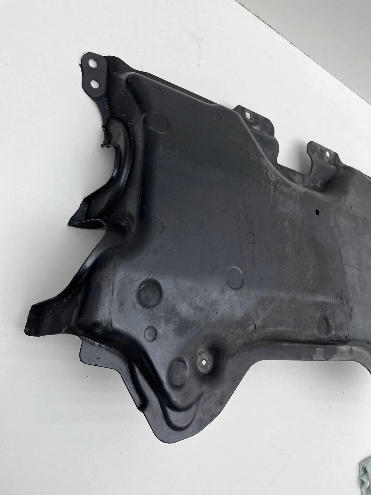 MERCEDES CLS C218 Cubierta bajo motor A2125201323 image 3
